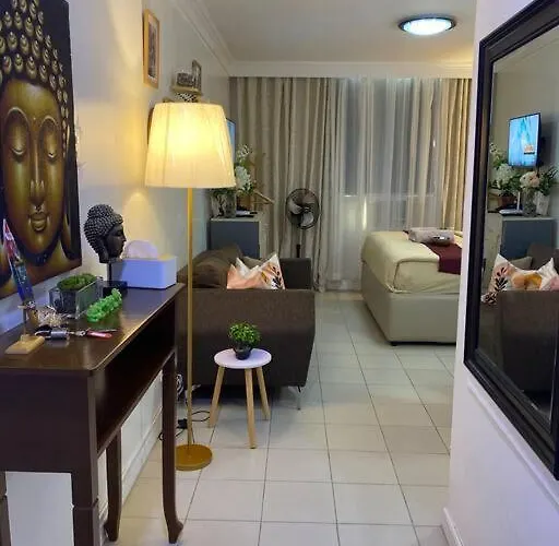 Minimalist With Luxury Bed Good For 1-4pax High Speed Wifi With Netflix Free Pool & Parking Suba Basbas