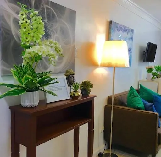 Minimalist With Luxury Bed Good For 1-4pax High Speed Wifi With Netflix Free Pool & Parking Apartment