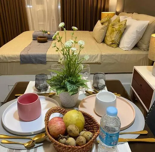 Apartment Minimalist With Luxury Bed Good For 1-4pax High Speed Wifi With Netflix Free Pool & Parking *