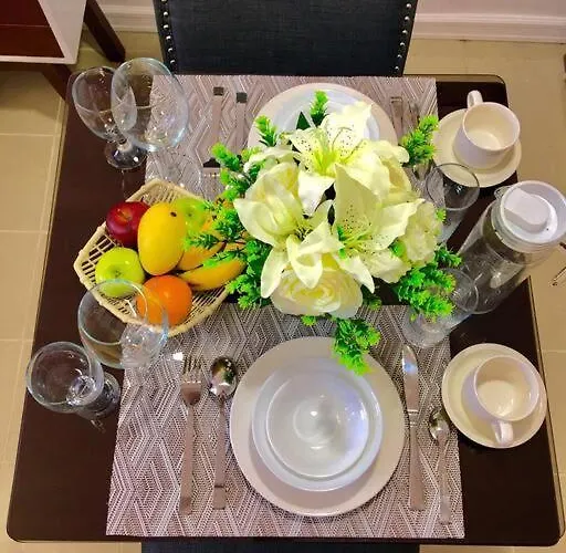 Minimalist With Luxury Bed Good For 1-4pax High Speed Wifi With Netflix Free Pool & Parking