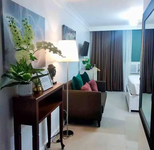 Minimalist With Luxury Bed Good For 1-4pax High Speed Wifi With Netflix Free Pool & Parking *