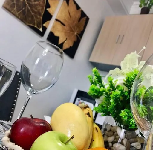 Apartment Minimalist With Luxury Bed Good For 1-4pax High Speed Wifi With Netflix Free Pool & Parking