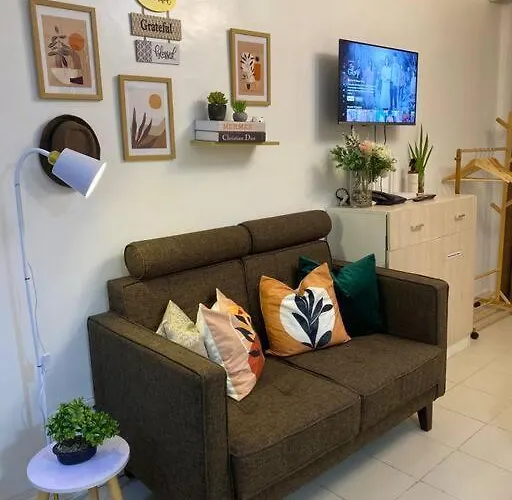 Apartment Minimalist With Luxury Bed Good For 1-4pax High Speed Wifi With Netflix Free Pool & Parking Suba Basbas
