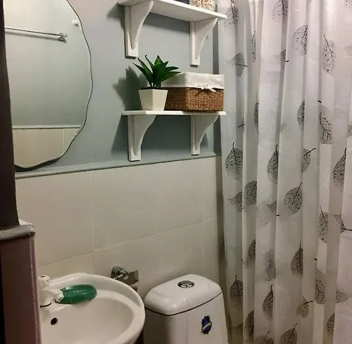 Apartment Minimalist With Luxury Bed Good For 1-4pax High Speed Wifi With Netflix Free Pool & Parking *