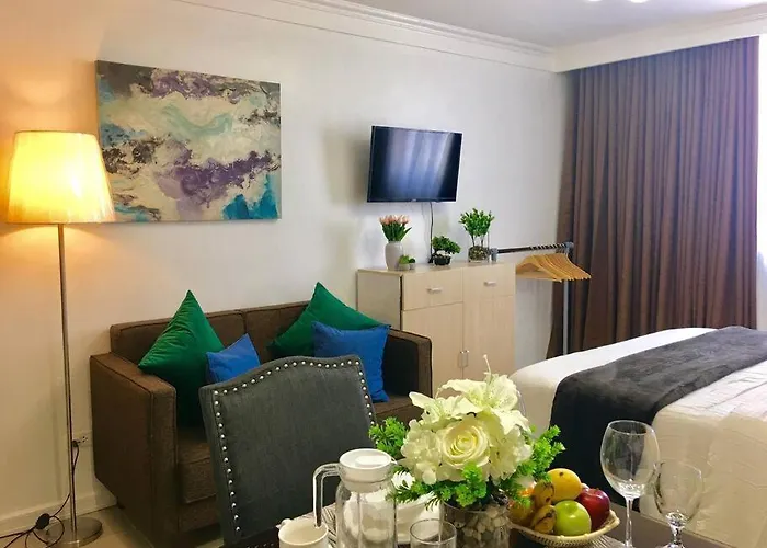 Apartment Minimalist With Luxury Bed Good For 1-4pax High Speed Wifi With Netflix Free Pool & Parking *