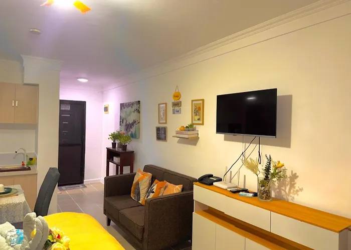 Minimalist With Luxury Bed Good For 1-4pax High Speed Wifi With Netflix Free Pool & Parking *