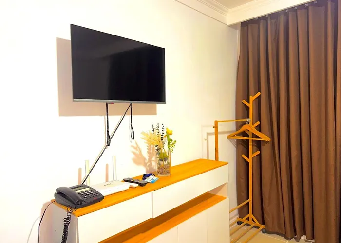 Minimalist With Luxury Bed Good For 1-4pax High Speed Wifi With Netflix Free Pool & Parking