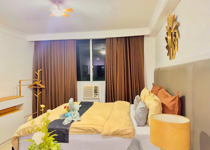 Minimalist With Luxury Bed Good For 1-4pax High Speed Wifi With Netflix Free Pool & Parking Apartment *