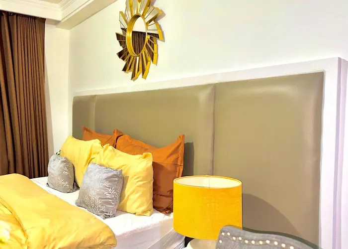Apartment Minimalist With Luxury Bed Good For 1-4pax High Speed Wifi With Netflix Free Pool & Parking Suba Basbas