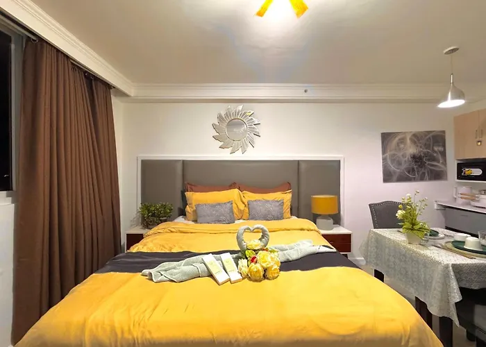 Minimalist With Luxury Bed Good For 1-4pax High Speed Wifi With Netflix Free Pool & Parking Apartment