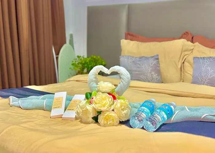 Minimalist With Luxury Bed Good For 1-4pax High Speed Wifi With Netflix Free Pool & Parking Apartment Suba Basbas
